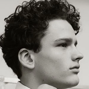 Simon Nessman - Age, Height, Birthdate, Bio, Family, Networth & More