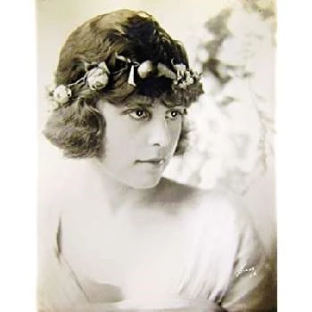 Neva Gerber - Age, Bio, Career, Family, Wiki, Networth & More