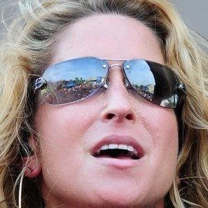 Heidi Newfield - Family, Bio, Birthday, Family, Income & More