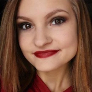 Alyssa Nicole - Age, Bio, Birthdate, Family, Networth & More