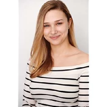 Nicole Friedberg - Age, Bio, Birthdate, Family, Networth & More