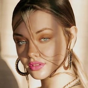 Laura Niemas Biography