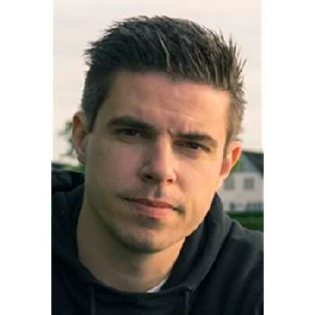 Niki Topgaard - Age, Bio, Career, Family, Wiki, Networth & More