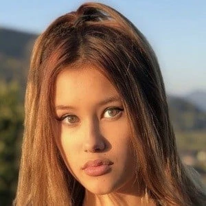 Noemi Nikita - Family, Bio, Birthday, Family, Income & More