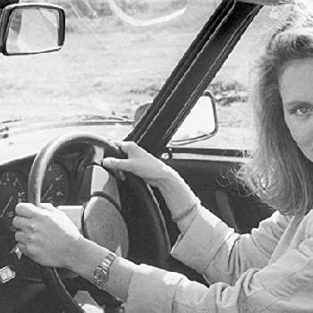 Nikki Coghill Biography