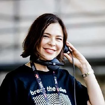 Nina Kraviz - Age, Bio, Birthdate, Family, Networth & More