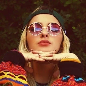Njomza Biography