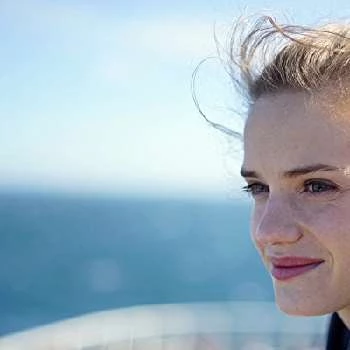 Noémie Schmidt - Age, Wiki, Birthdate, Bio, Networth, Family & More