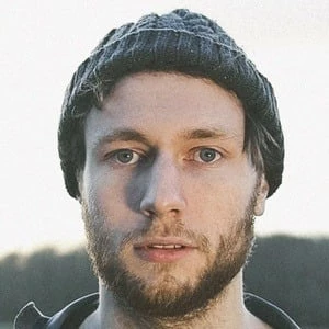 Novo Amor Biography