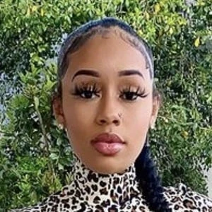 Nuenueeee - Networth, Biography, Birthdate, Family & More