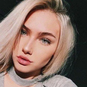 Molly O'Malia Biography