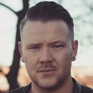 Adam Oakley Biography