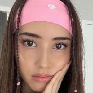 Alexandra Olesen - Family, Bio, Birthdate,Age, Networth , Wiki& More