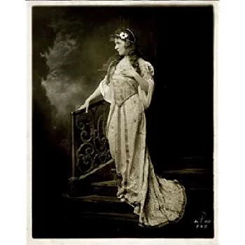 Olive Tell - Networth, Bio, Wiki, Family, Birthday, Networth & More