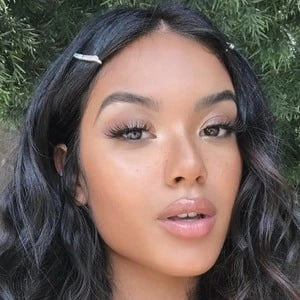 Yarelis Oliveras - Height, Bio, Wiki, Family, Birthplace, Networth & More