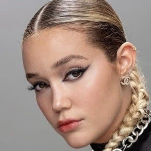Olivia Ponton Biography