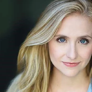 Olivia Whelan - Age, Bio, Birthdate, Family, Networth & More