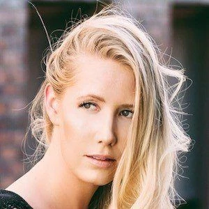 Emily Olson - Family, Bio, Birthday, Family, Income & More