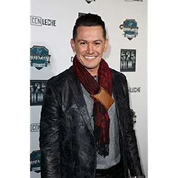 Omar Veluz Biography
