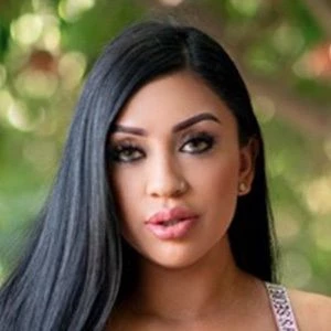 Bee Ortega - Age, Bio, Career, Family, Wiki, Networth & More