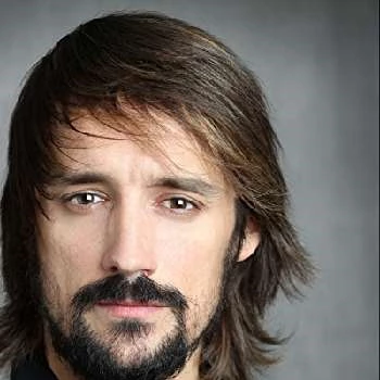 Óscar Villalobos Biography