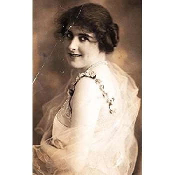 Ottola Nesmith - Wiki, Bio, Birthdate, Networth, Family & More