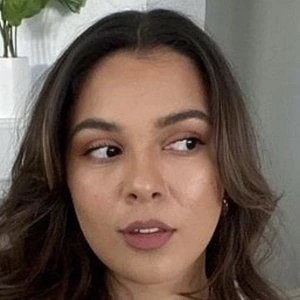 Natalie Alzate Biography