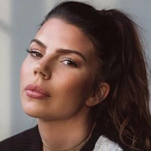 Jenna Owens Biography