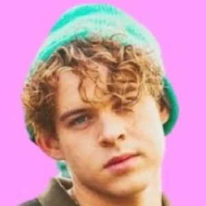 Oxlee - Networth, Bio, Birthdate, Age, Family & More