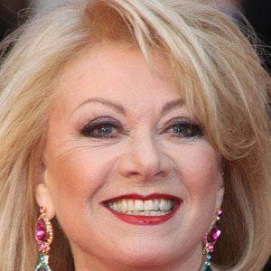 Elaine Paige Biography