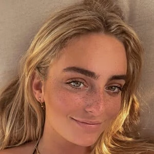 Natalia Palacios - Age, Height, Birthdate, Family, Wiki & More