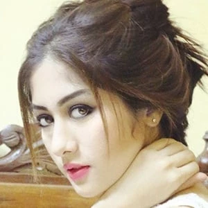 Riya Pant - Age, Bio, Birthdate, Family, Networth & More