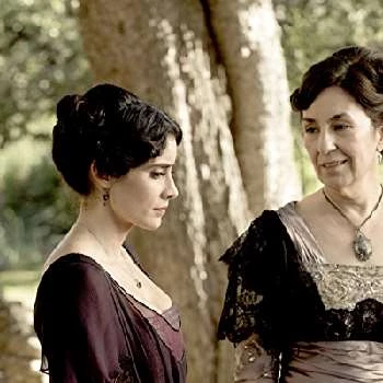 Paola Núñez - Age, Bio, Career, Family, Wiki, Networth & More