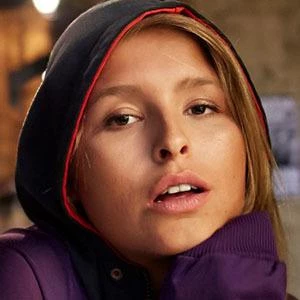 Marisa Papen Biography