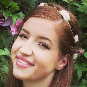 Inez Hilda Papp - Family, Bio, Birthday, Family, Income & More