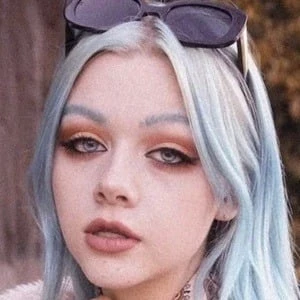 Justine Paradise Biography