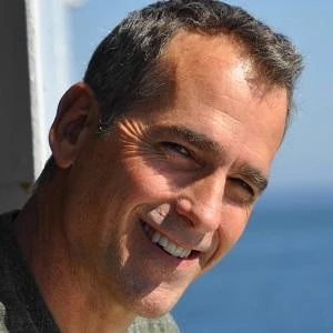 Bob Paris Biography