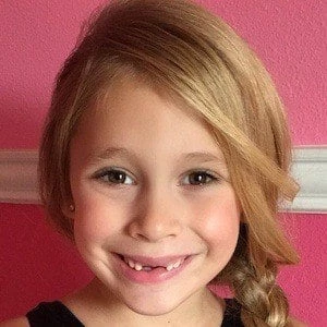 Sophia Pashow - Family, Bio, Birthday, Family, Income & More