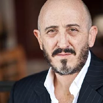 Paulo Tocha Biography