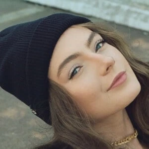 Amanda Pavillard Biography