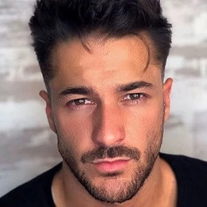 Hugo Paz - Wiki, Bio, Birthdate, Networth, Family & More