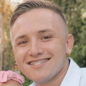 Chris Peña - Age, Bio, Birthdate, Family, Networth & More