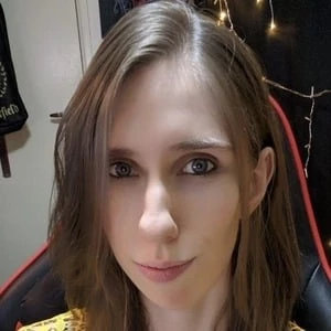 PearlescentMoon Biography