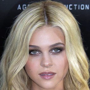 Nicola Peltz Biography
