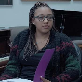 Penelope Hinds - Age, Bio, Birthdate, Family, Networth & More