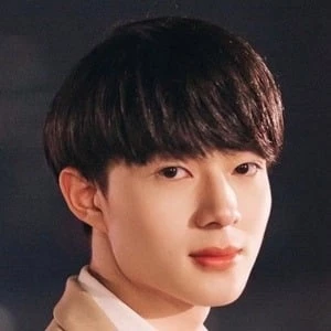 Chawarin Perdpiriyawong Biography