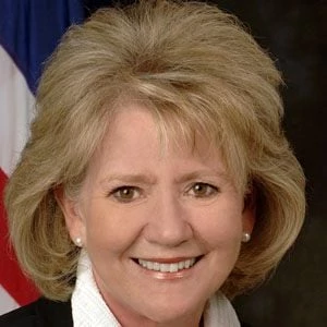 Mary E. Peters - Family, Bio, Birthday, Family, Income & More