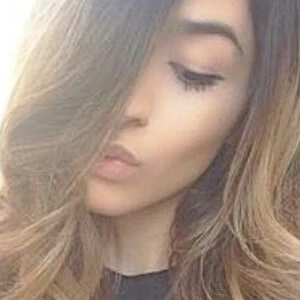 Mia Pfirrman Biography