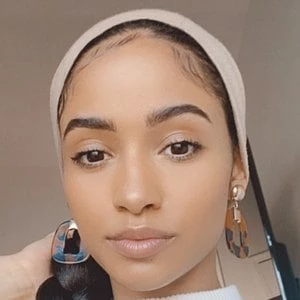 Kayla Phillips Biography