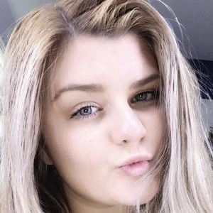 Paige Phillips - Biography, Birthday, Family, Wki, Networth & More